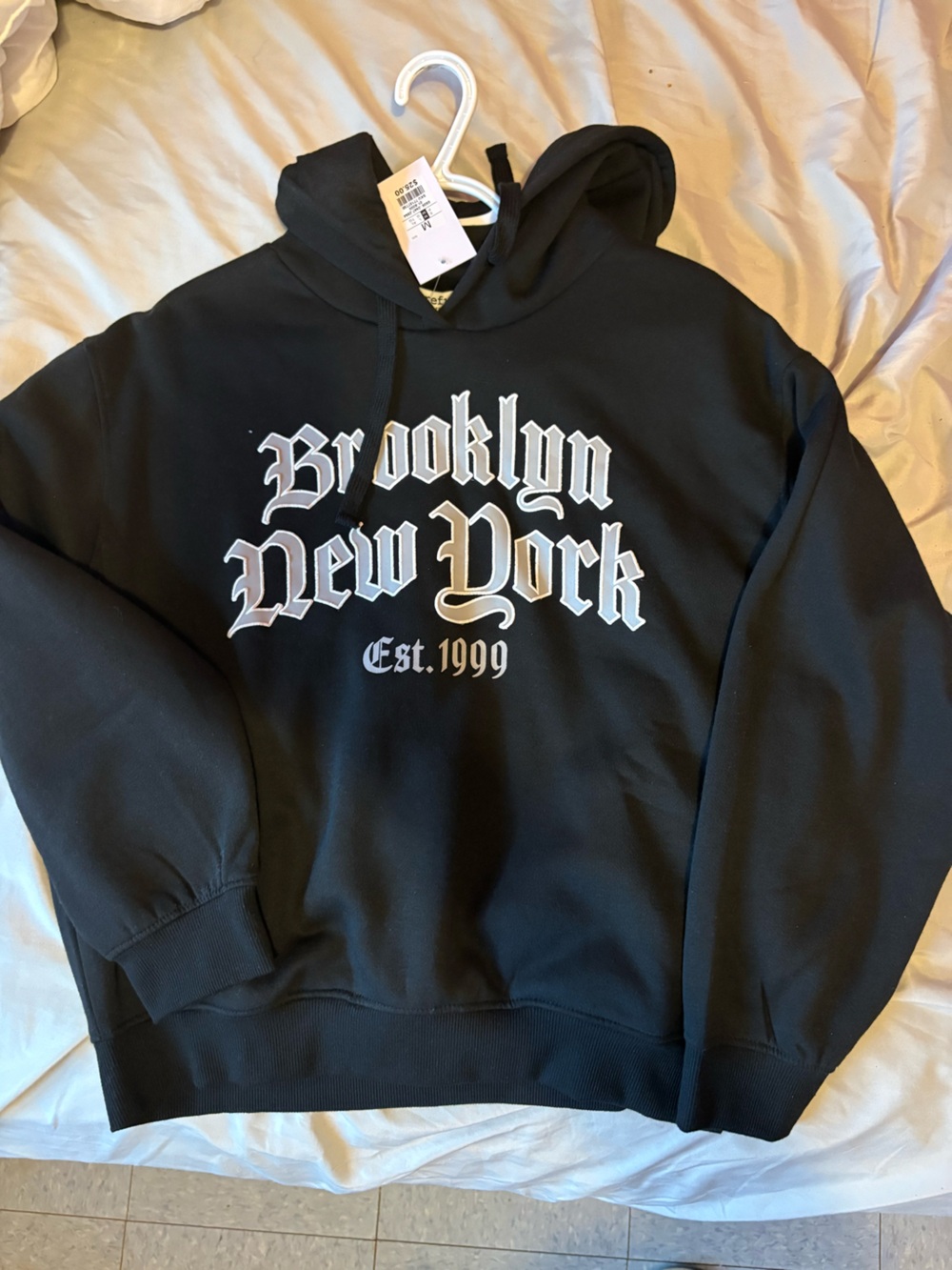 Black "Brooklyn New York" Graphic Hoodie - women